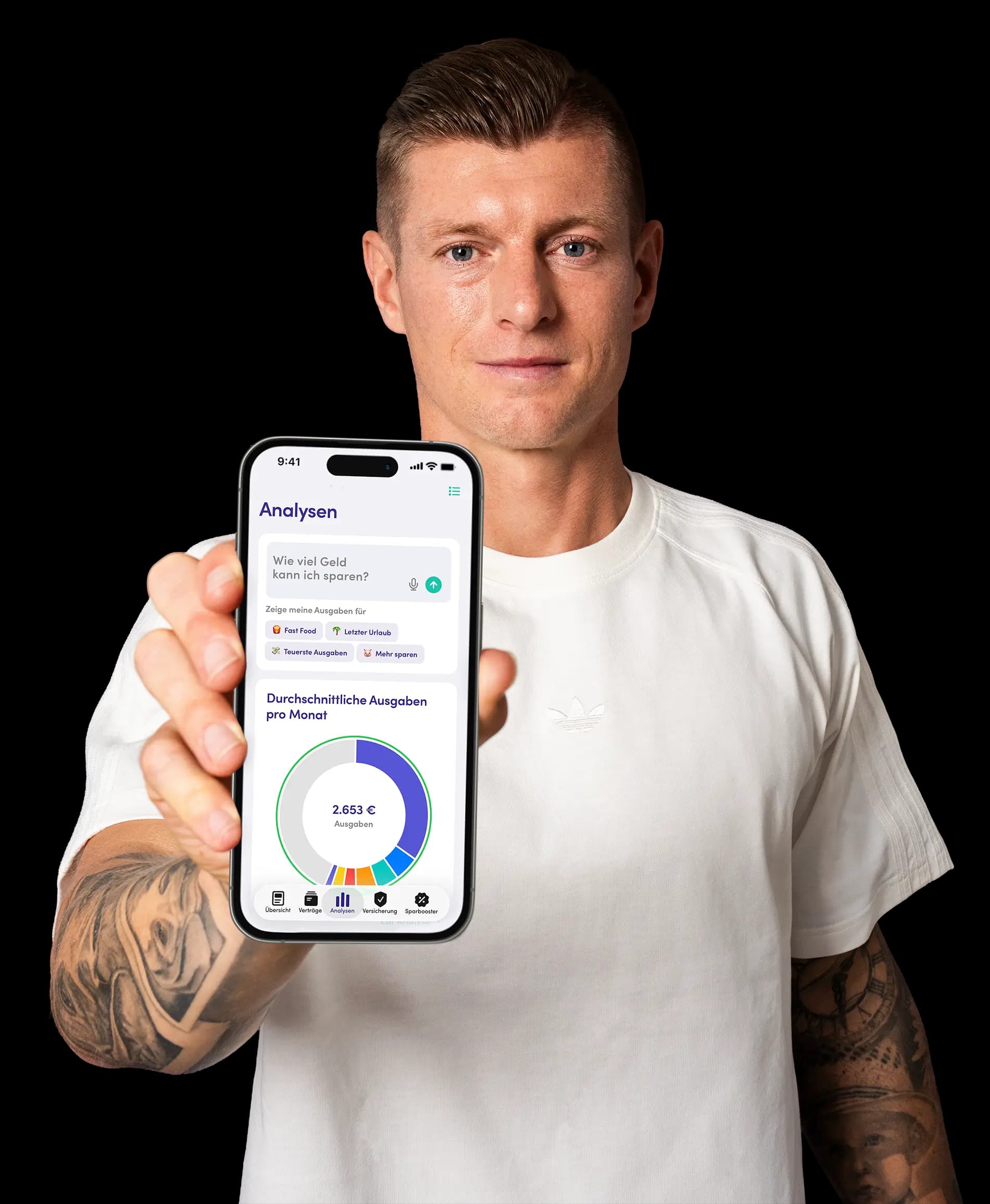 Toni Kroos zeigt die Finanzguru AI Analyse in der App